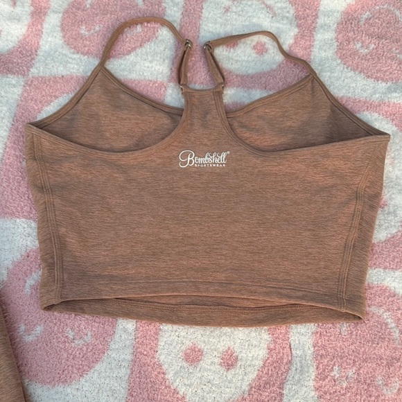 Bombshell Sportswear Set - Picture 4 of 6